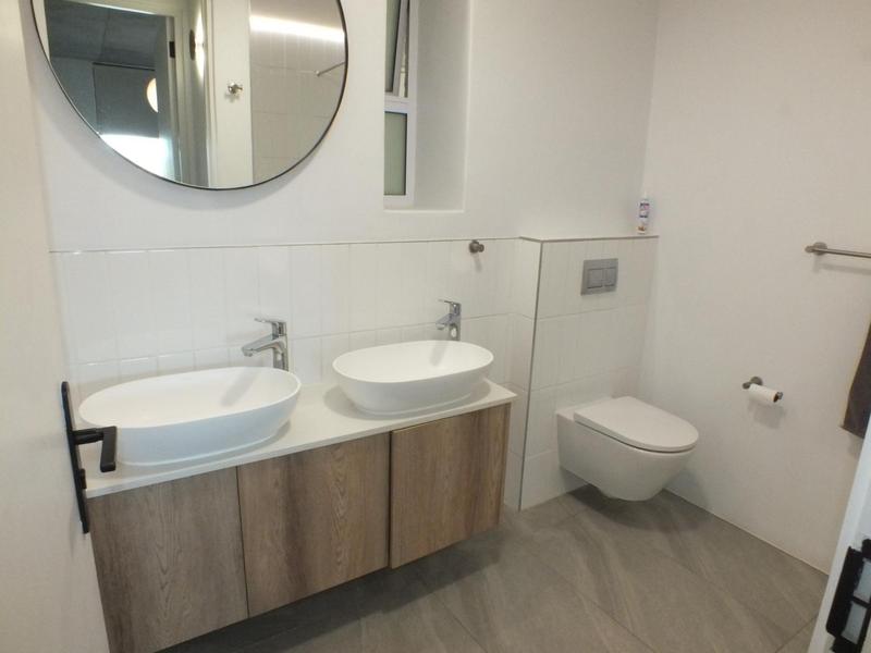 To Let 1 Bedroom Property for Rent in Devonbosch Precinct Western Cape
